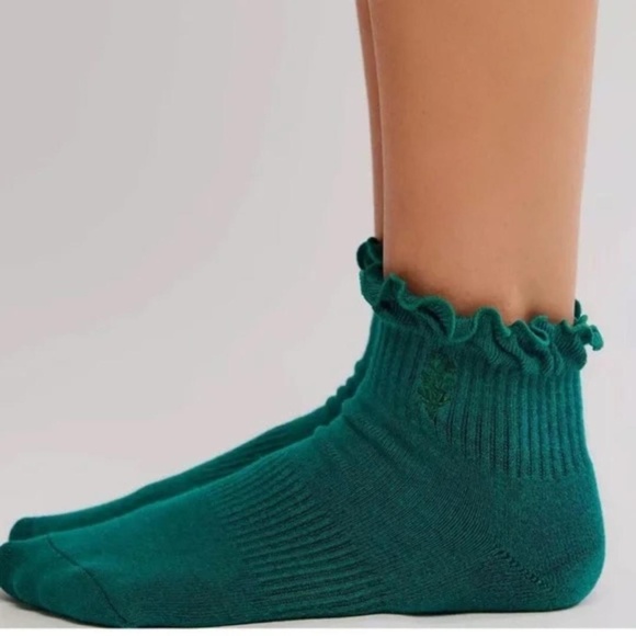 Free People Movement Ruffle Sport Socks NEW - Picture 1 of 6